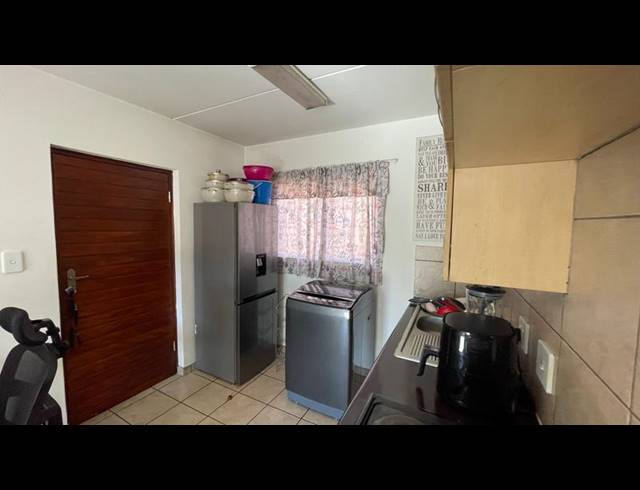 2 BEDROOM APARTMENT FOR SALE IN CASTLEVIEW